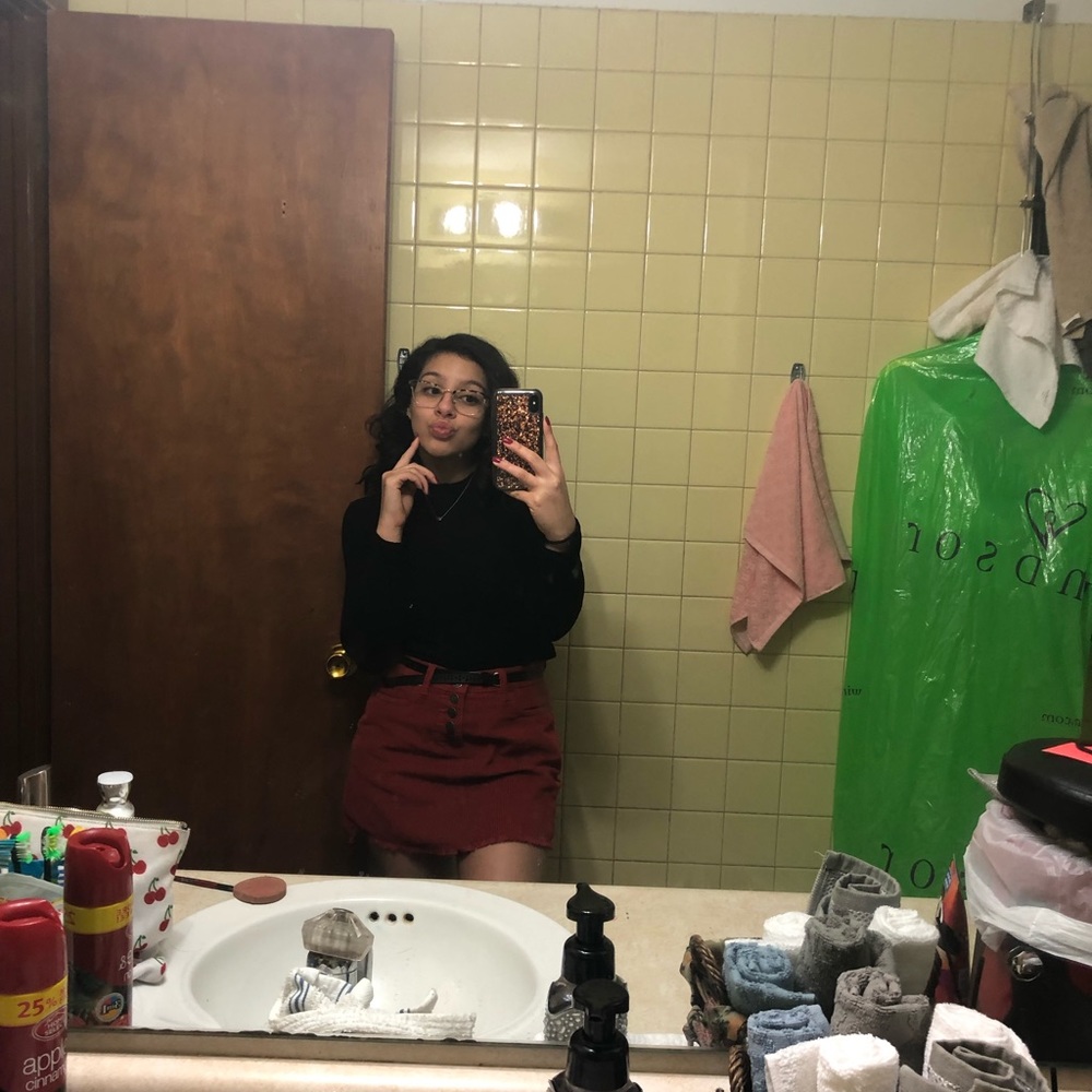 Meet your Posher, Taina